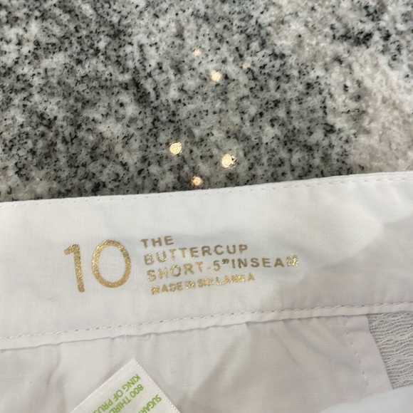 Like New Lilly Pulitzer White size 10 Buttercup shorts - Picture 3 of 3